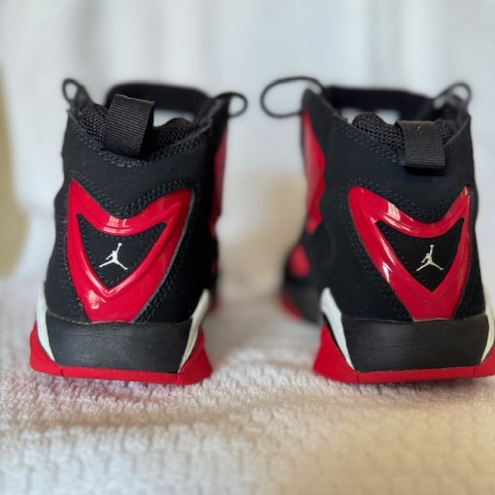 Nike Air Jordan True Flight "Bred" Black Red - CU4933-001 - Men’s Size 8.5 - Picture 3 of 5